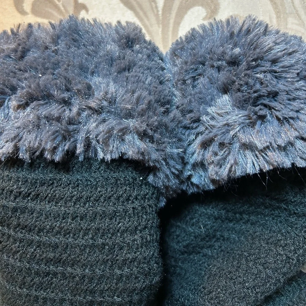 NWT Muk Luks Women’s 9 Black Knit Boots Faux Fur Winter Shoes Buttons
